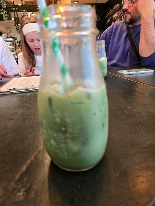 Matcha Latte Hafer at noa.s Café in Kerpen