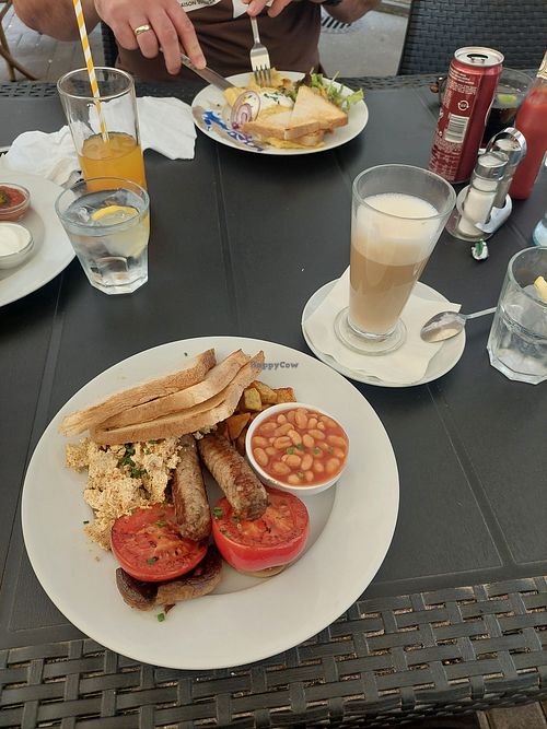 Vegan full Irish Breakfast and Cafè Latte with Oat Milk at Globe Bookstore And Cafe in Prague