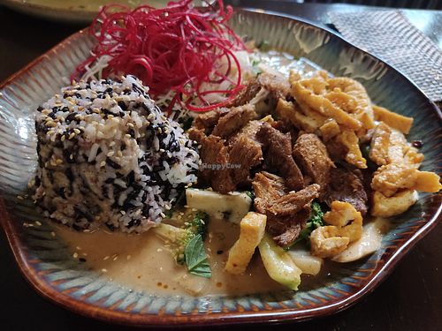 Com sot lac - peanut sauce with seitan and tofu at Koko Organic in Prague