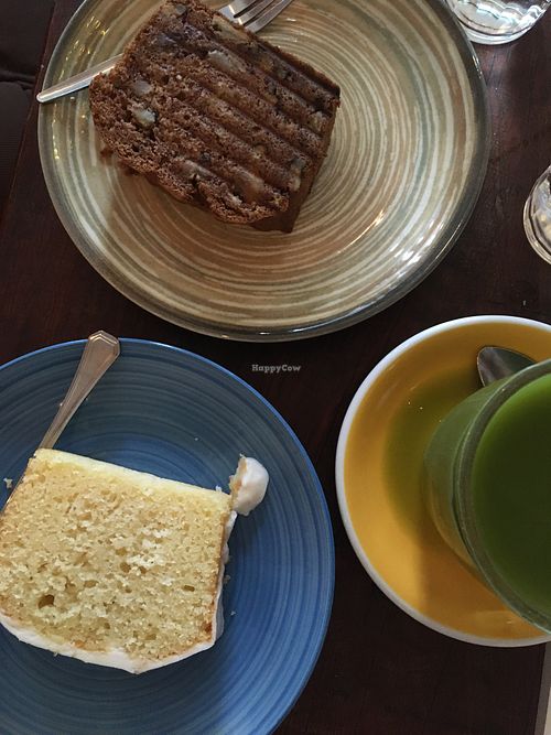 Bananenbrot, Zitronenkuchen und Matcha Latte  at Südgold in Cologne