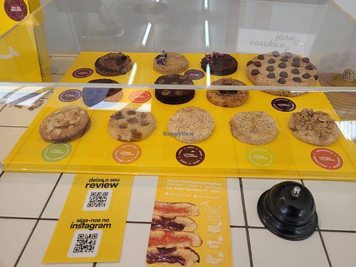 You can choose from 12 different flavors at Happy Cookie in Porto