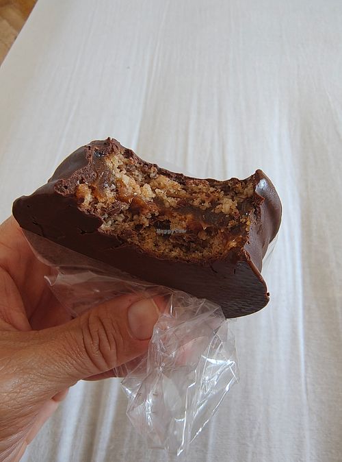 Alfajor de dulce de leche: 5 estrellas. at Origo Chocolate in Buenos Aires