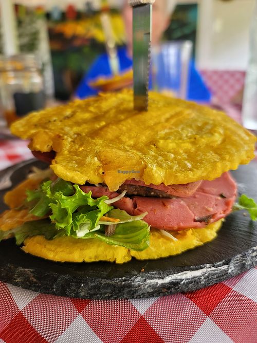 Hambourguesa vegano at Metamorphosis   in Alajuela