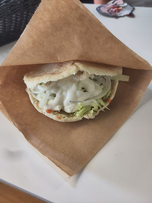 Pulled pork sandwich at Die Vegane Fleischerei - Frauenstraße in Munich