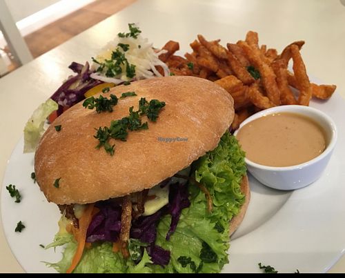 burger n sweet potatoes at Krawummel in Muenster