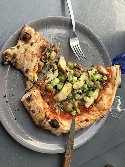 Vegan pizza. Thx 12H03 for this little work of art.  at Pizza Bar 12h03 in Les Sables-dolonne