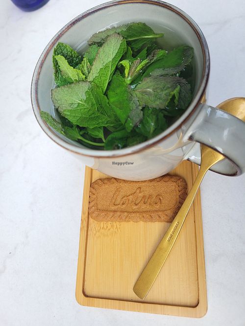 Frischer Minztee at YAM Café & Deli in Recklinghausen