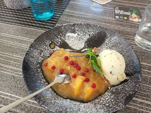Apfel-Mango-Kompott mit Ananas-Sorbet at Landgasthof Bären trossingen-schura in Trossingen