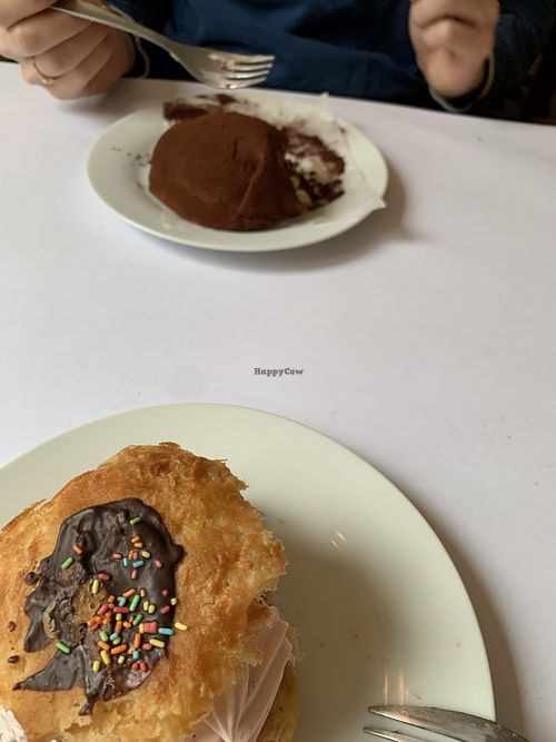 Fastelavnsbolle & kartoffelkage  at V Sorte Hest in Copenhagen