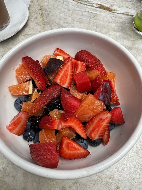 Seasonal fruit bowl   at Great White in Venice