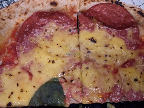 Vegane Salami-Pizza at PESTO PIZZA in Bochum