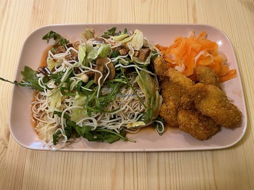 Bun Chay mit vegan Chicken Panko-Stylee  at Konvini in Cologne