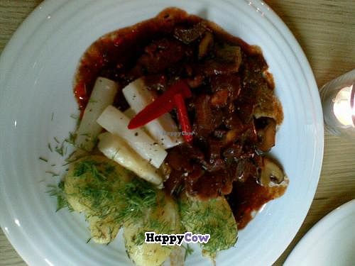 Stewed seitan with white asparegus at Chimichurri in Frankfurt