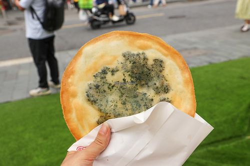 spring onion pancake at Songyuelou in Shanghai