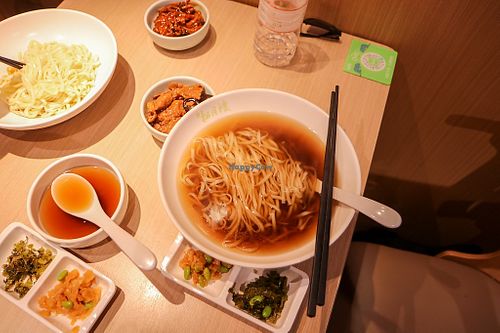 noodle soup at Songyuelou in Shanghai
