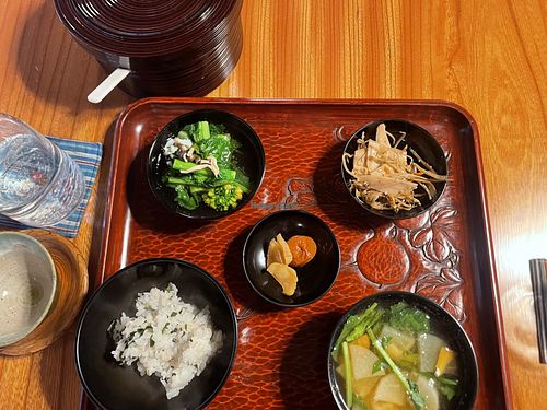 Miso soup, big pan of rice, mushrooms, pickles and green tea  at Saien - Breakfast by Buddhist Monks in Hakone