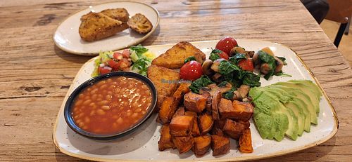 Vegan English breakfast meeting Turkish hospitality at Pedro's Café  in North West London