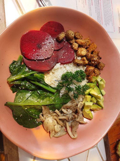 Tofu Bowl but without beans (they forgot) and with  avocado instead of mango at Marshmellow in Ahangama