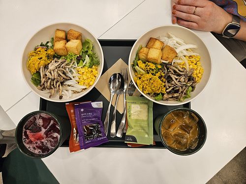 Warm Mushroom and Tofu Bowl with fresh juice at Salady - Seomyeon in Busan