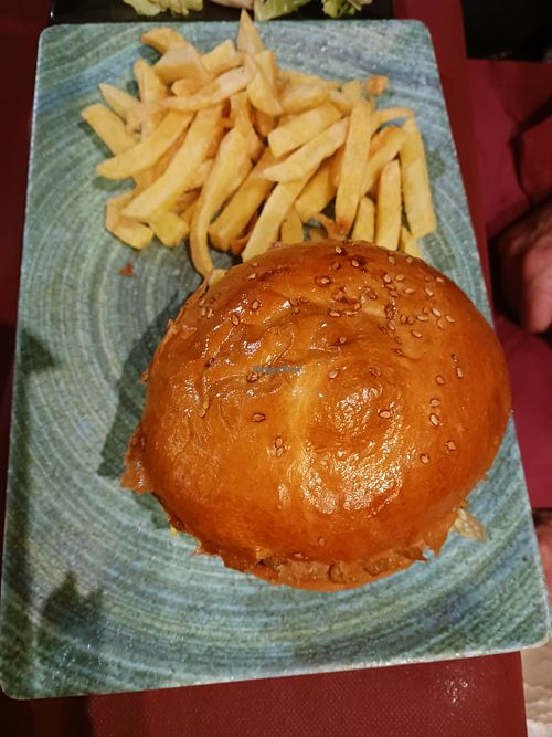 Hamburguesa Vegana (lentils, Peas, soya) at Cafe Culture  in Piedralaves
