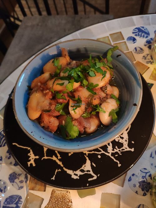 Gigantes at The Crazy Little Greek in Berlin