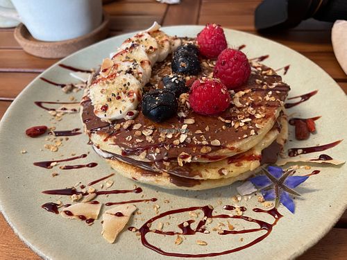 Pancakes with chocolate at Anguilla Surf Café in Melides