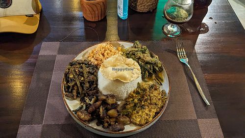 Rice + 4 curries + coconut sambol at Sea Waves Restaurant & Cooking Classes in Unawatuna