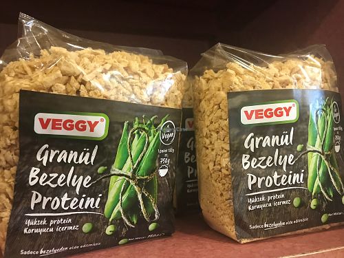 Minces of peas  at Altinoluk Zeytinyaglari in Istanbul