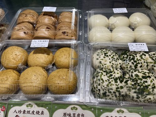 Delicious veg buns   at Chunfeng Songyuelou - 松月 in Shanghai