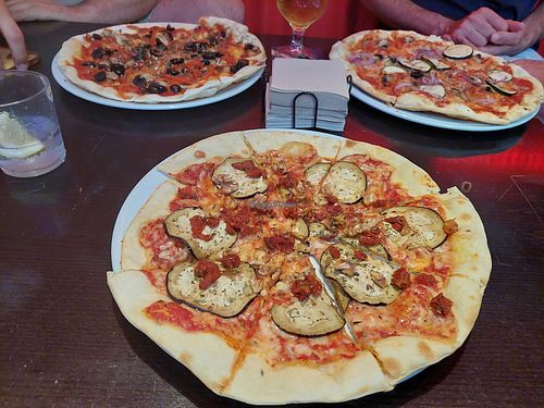 Vegan pizza galore at BisuPizza in Madrid