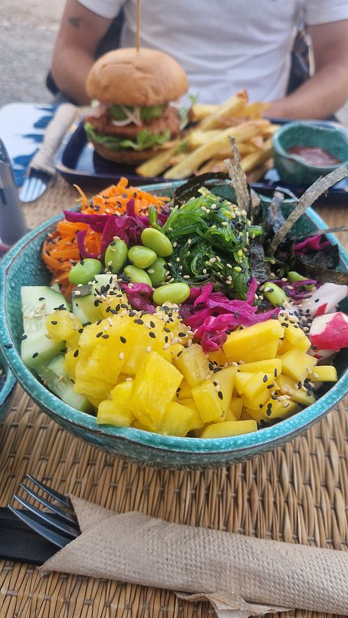 Lomi lomi poke bowl at Ohana Poke & Vitamin Bar  in Tamraght