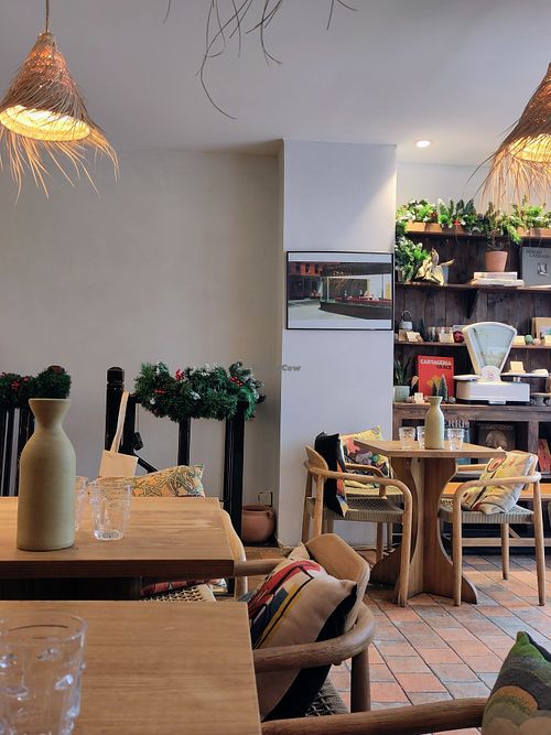 Eat-in space at Helen's Book in Paris