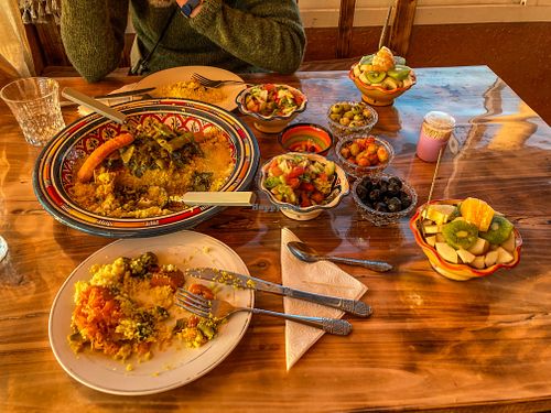 Couscous mit Vor- und Nachspeise  at Chabab Saghro  in Tinghir