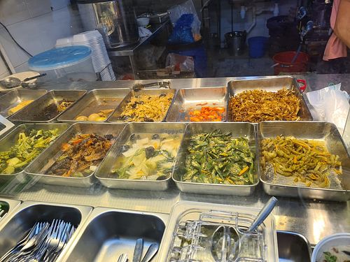 buffet spread. Photo by Serene at Shan Xing Zhai - 善兴斋 in North Singapore