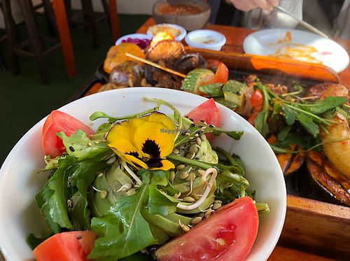 salad with grill platter  at Green Point in Cusco