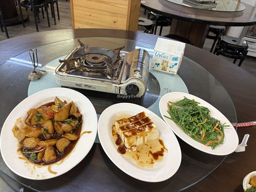Three generous dishes for two hungry patrons   at Shí Zhuō Jiā Wèi Rè Chǎo - 石桌佳味熱炒 in Zhuqi Township