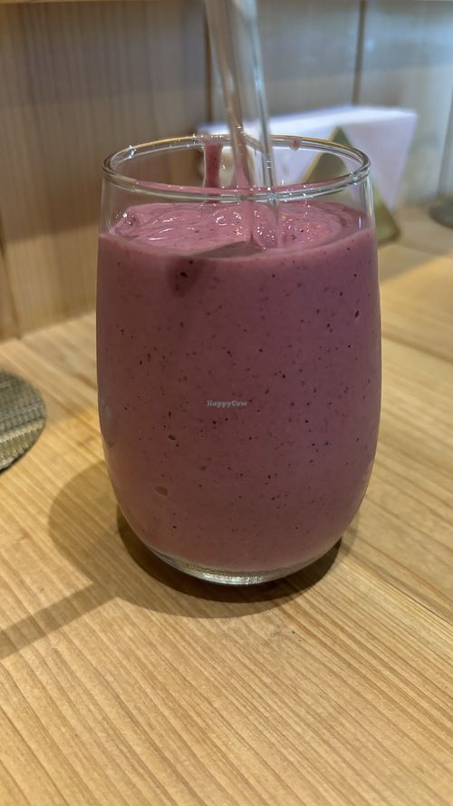 Very berry smoothie  at Earthful Cafe Tokyo in Tokyo