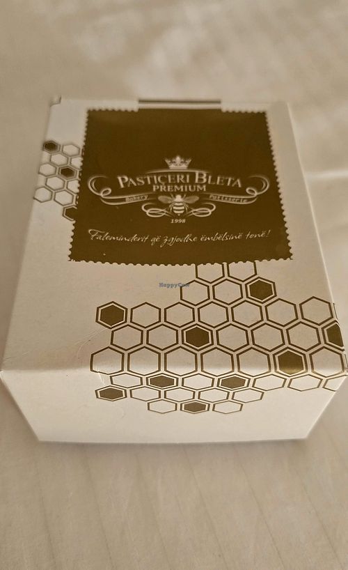 Take away box at Pastiçeri Bleta in Roskovec