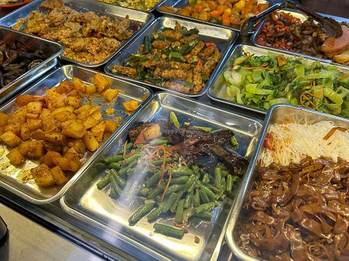 Buffet spread at Joyful Veggies 意乐素食 in North Singapore