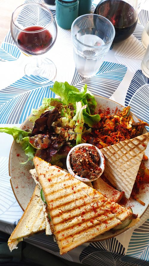 Sunny Club at Greedy Guts in Caen