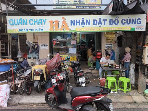 Front at Quán Chay Ha in Da Nang