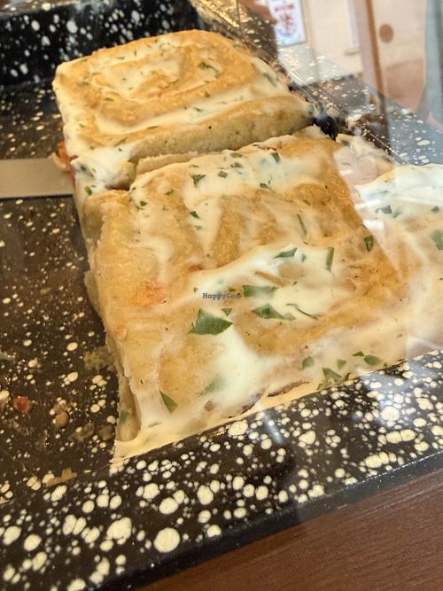 veggie "cinnamon" roll  at supercafé in Giessen