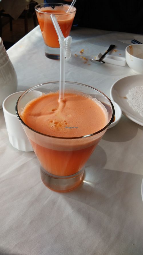 carrot apple juice  at Zǎozǐ Shù - Vegetarian Life Style - Yuanshen in Shanghai