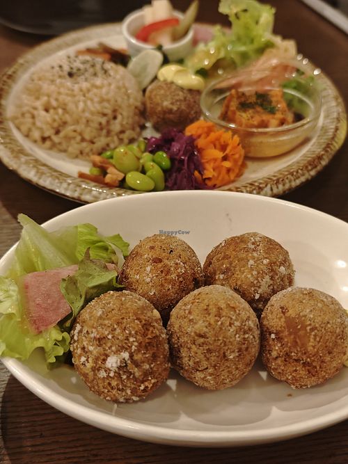  at LOTUS CAFE TOKYO in Tokyo