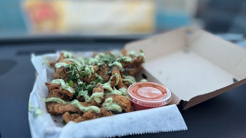 The Shroomlicious Wings
Deep-fried oyster w/Cilantro Crema mushroom wings drizzled with your fav sauce and a side of sweet garlic hot sauce! I BET YOU LIKE THESE!!! at Shroomlicious Meals in Memphis