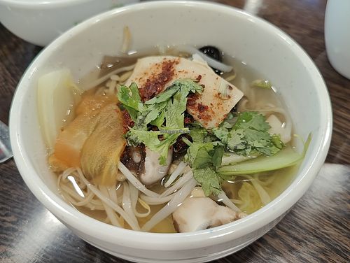 Noodles with clear soup based at Dar Soo Vegetarian Cuisine Buffet 大素@大愿素食自助餐厅 - Jaya Shopping Centre in Petaling Jaya