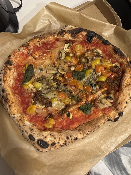 Vegan pizza la pertutti  at Grosso Napoletano in Madrid