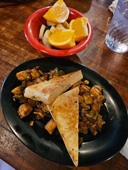 Hash platter at Gulu-Gulu Cafe in Salem