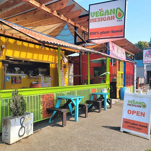 Exterior at Vegano Mexicano in Portland