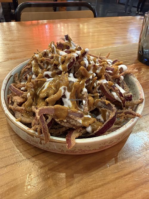 Flores de cebolla con mostaza y mayonesa vegana  at Bacoa Burger Gavarres in Tarragona